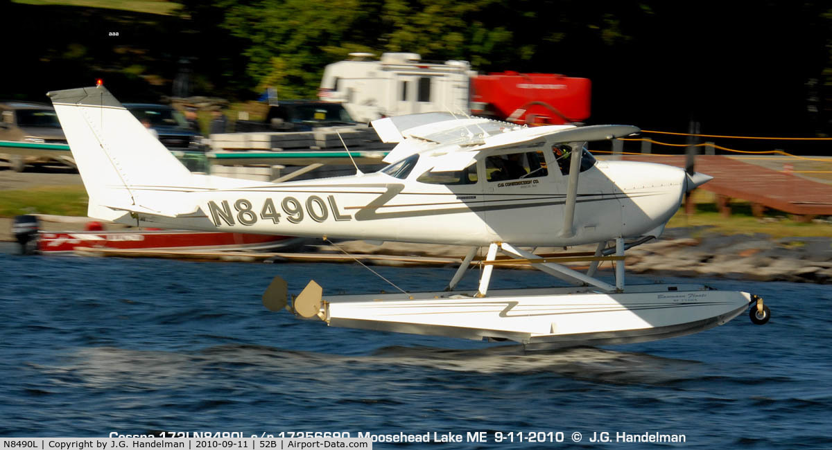 N8490L, 1968 Cessna 172I C/N 17256690, almost at splash down