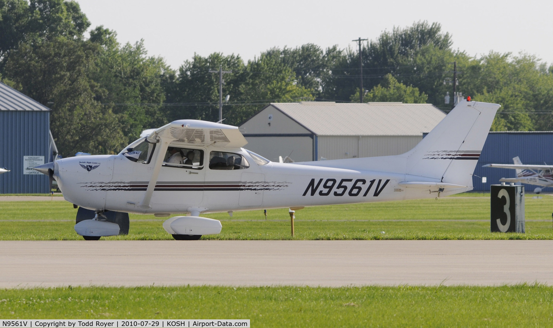 N9561V, 1998 Cessna 172R C/N 17280497, EAA AIRVENTURE 2010