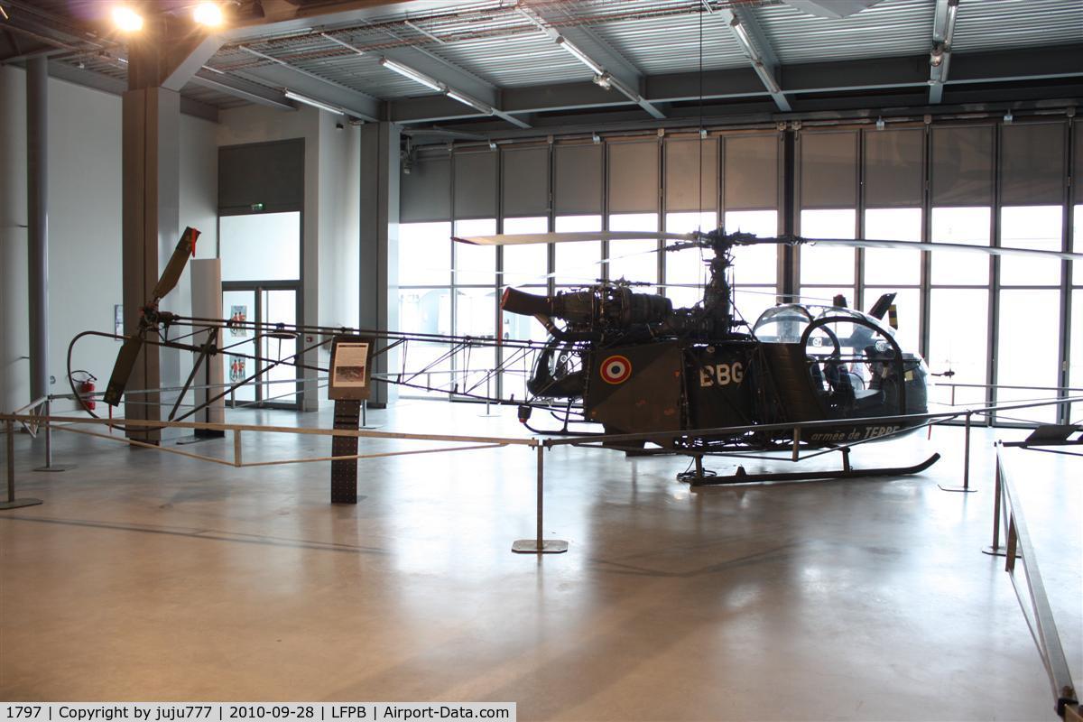 1797, Sud Aviation SE 3180 Alouette II C/N 1797, on display at Le bourget muséum