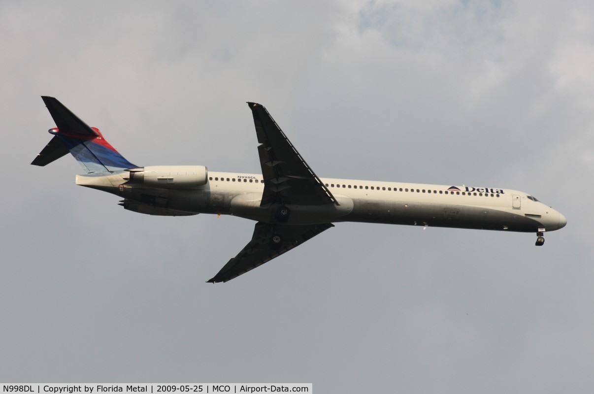 N998DL, 1992 McDonnell Douglas MD-88 C/N 53370, Delta MD-88