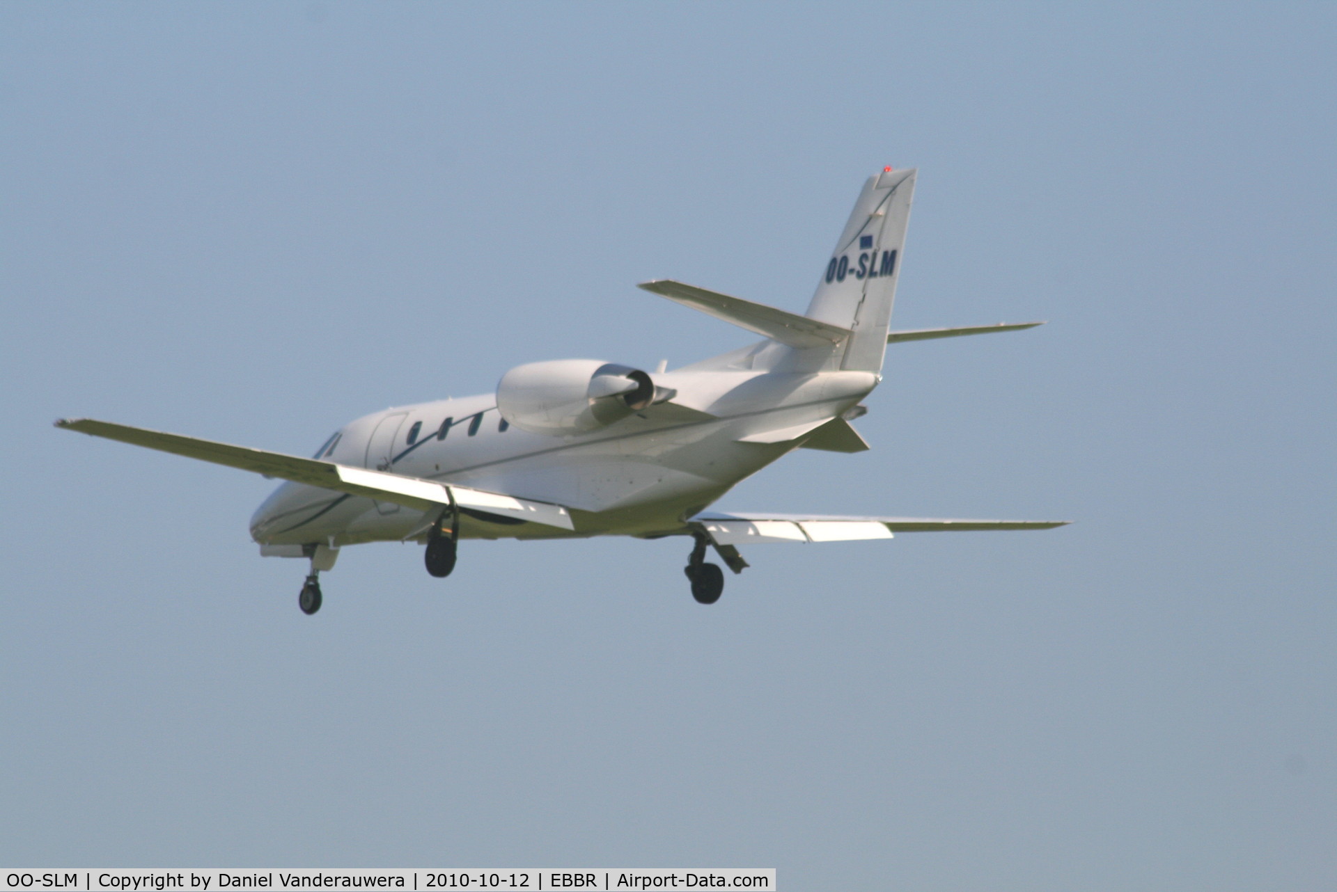 OO-SLM, 2008 Cessna 560XL Citation XLS C/N 560-5781, Descending to RWY 02