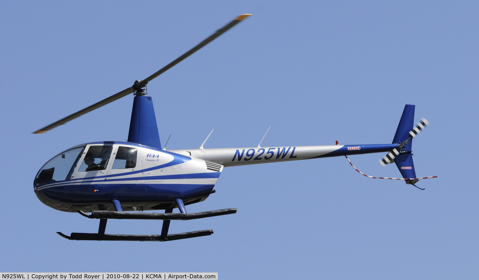 N925WL, 2004 Robinson R44 II C/N 10462, 2010 CAMARILLO AIRSHOW