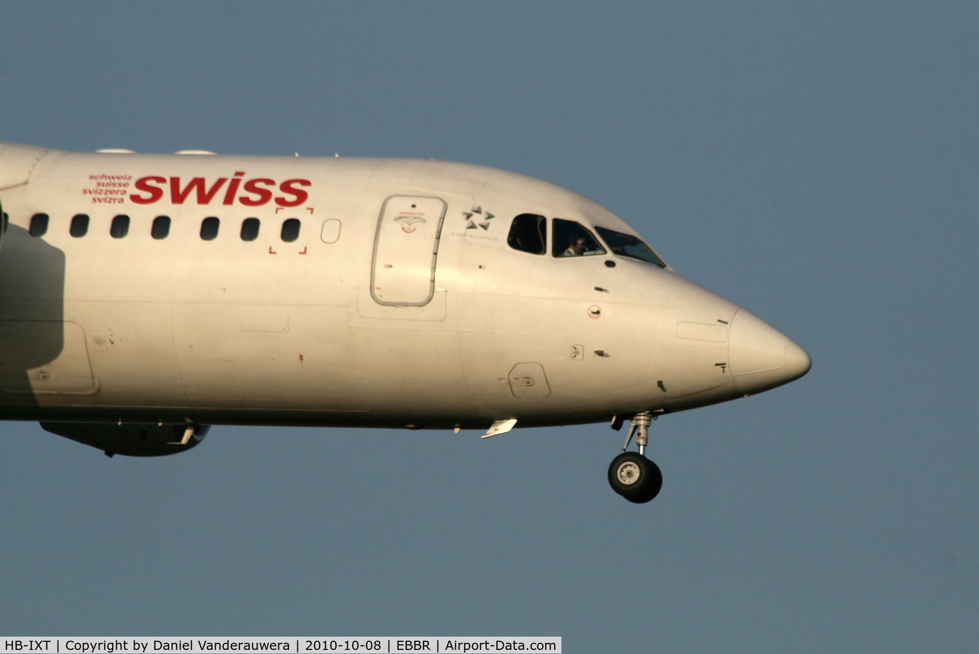 HB-IXT, 1995 British Aerospace Avro 146-RJ100 C/N E3259, Flight LX760 is descending to RWY 02