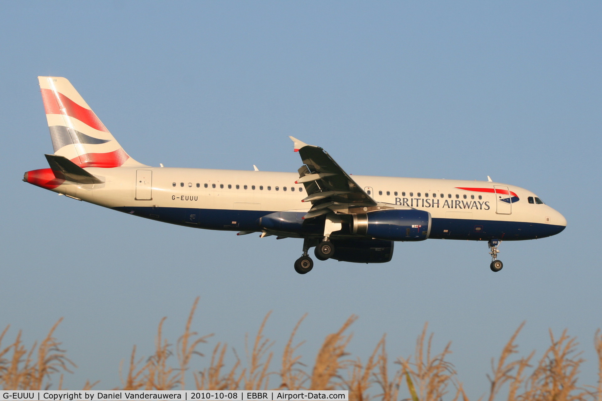 G-EUUU, 2008 Airbus A320-232 C/N 3351, Flight BA388 is descending to RWY 02