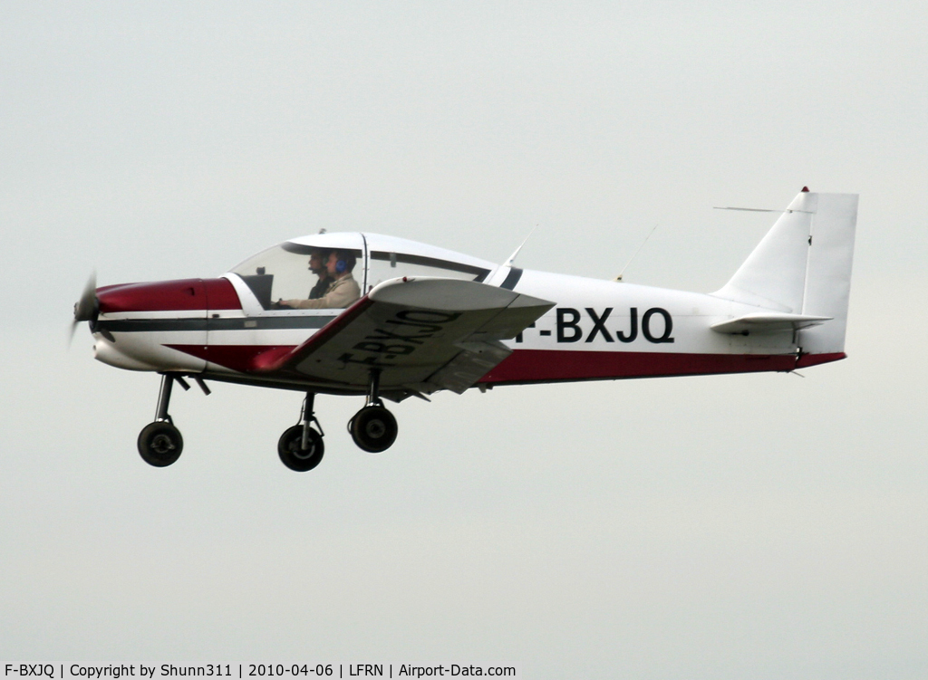 F-BXJQ, Robin HR-200-100 Club C/N 71, On landing...