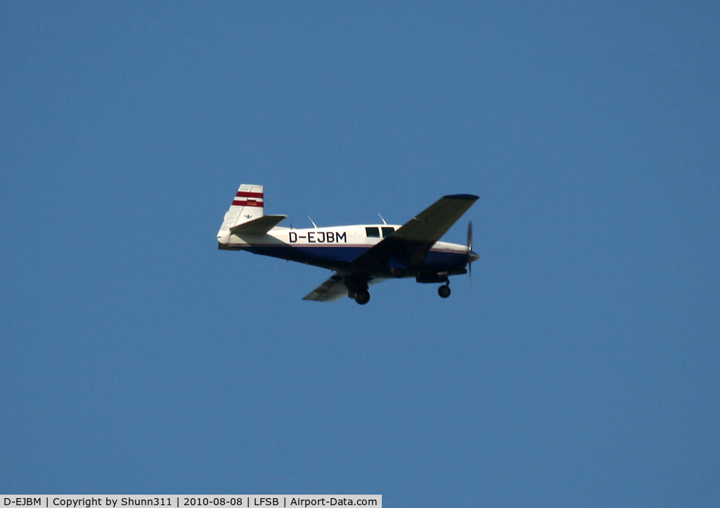 D-EJBM, 1970 Mooney M20F Executive C/N 700051, Passing above the airport...
