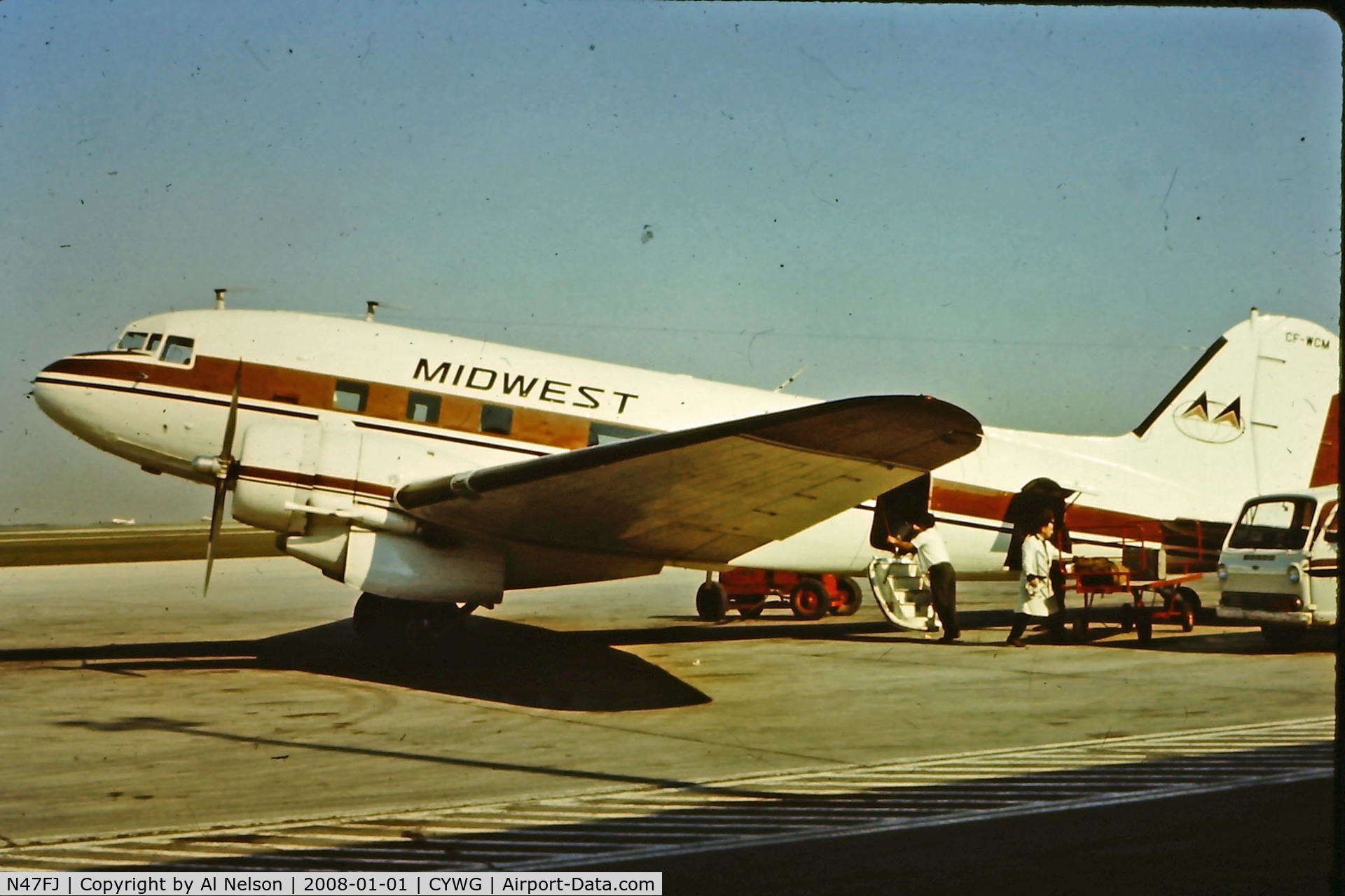 Aircraft Photo of CF-WCM, Douglas DC-3(C), Midwest Aviation
