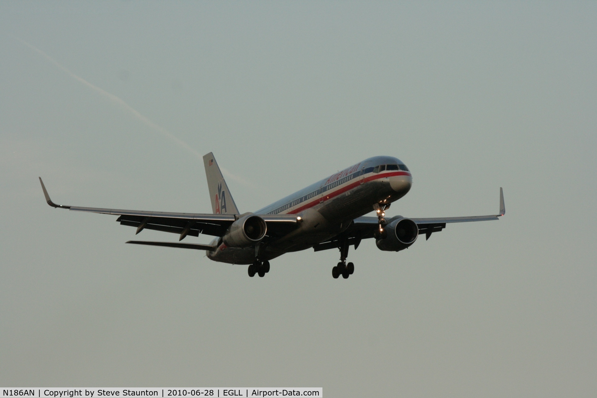 N186AN, 2001 Boeing 757-223 C/N 32380, Taken at Heathrow Airport, June 2010