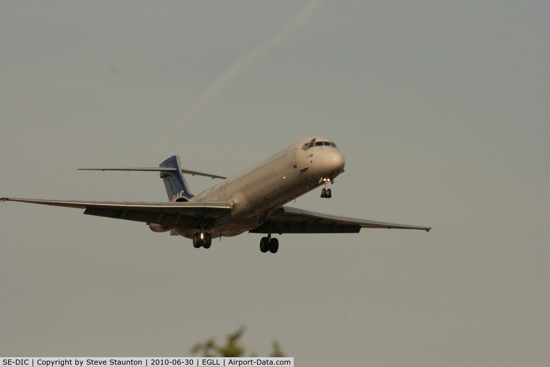 SE-DIC, McDonnell Douglas MD-87 (DC-9-87) C/N 49607, Taken at Heathrow Airport, June 2010