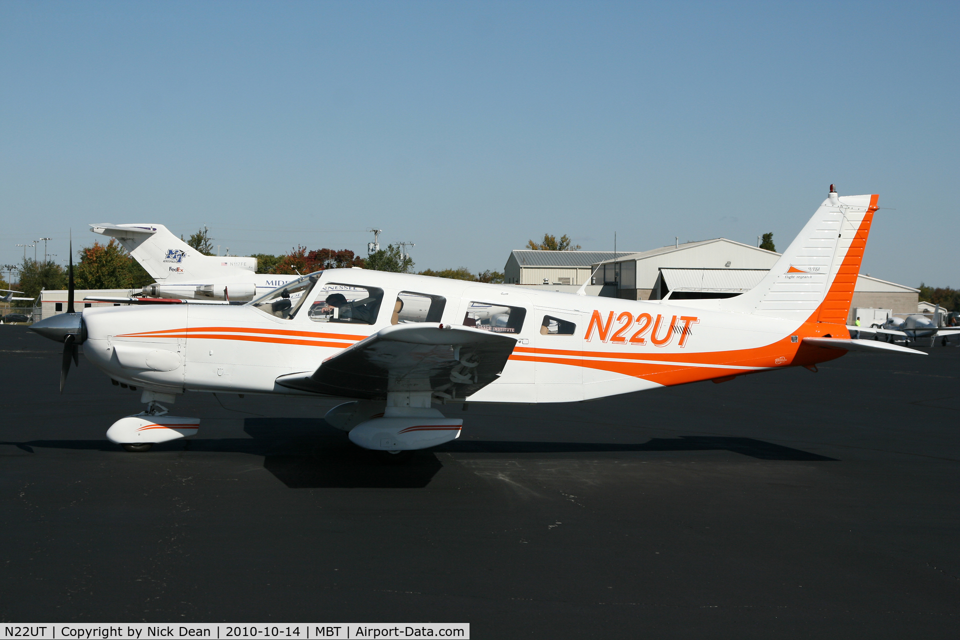 N22UT, 1981 Piper PA-32-301 Saratoga C/N 32-8106067, KMBT
