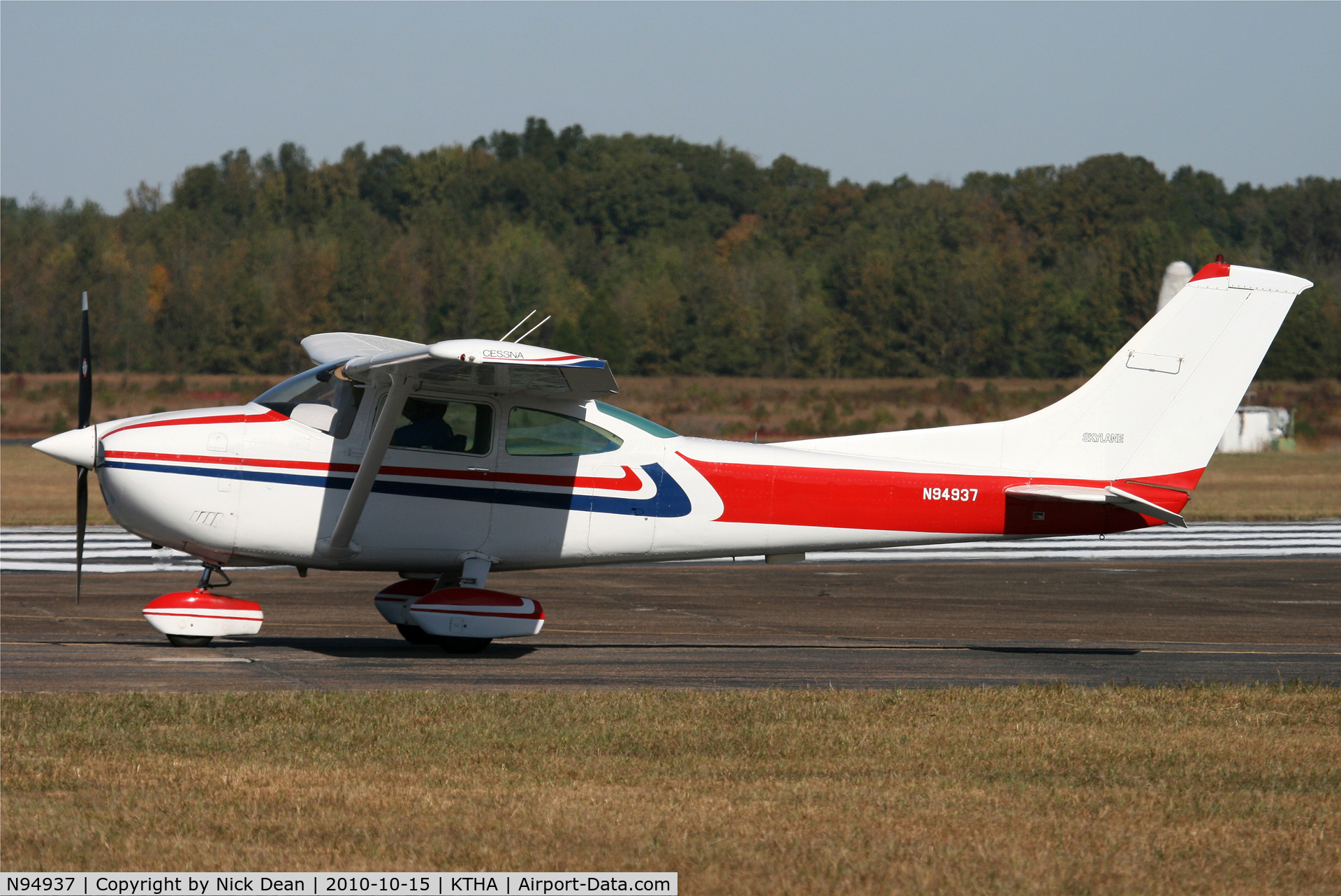 N94937, 1978 Cessna 182Q Skylane C/N 18266539, KTHA Beech party 2010