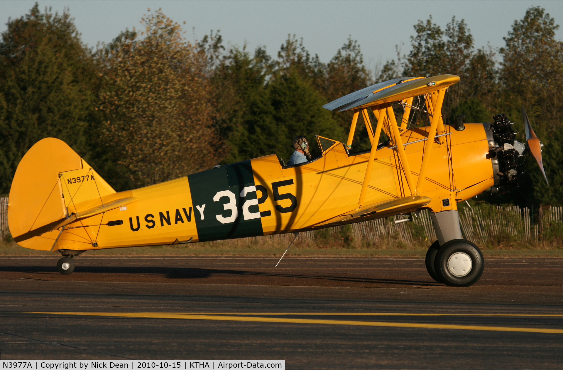 N3977A, 1983 Boeing 75 C/N AR-27, KTHA Beech party 2010