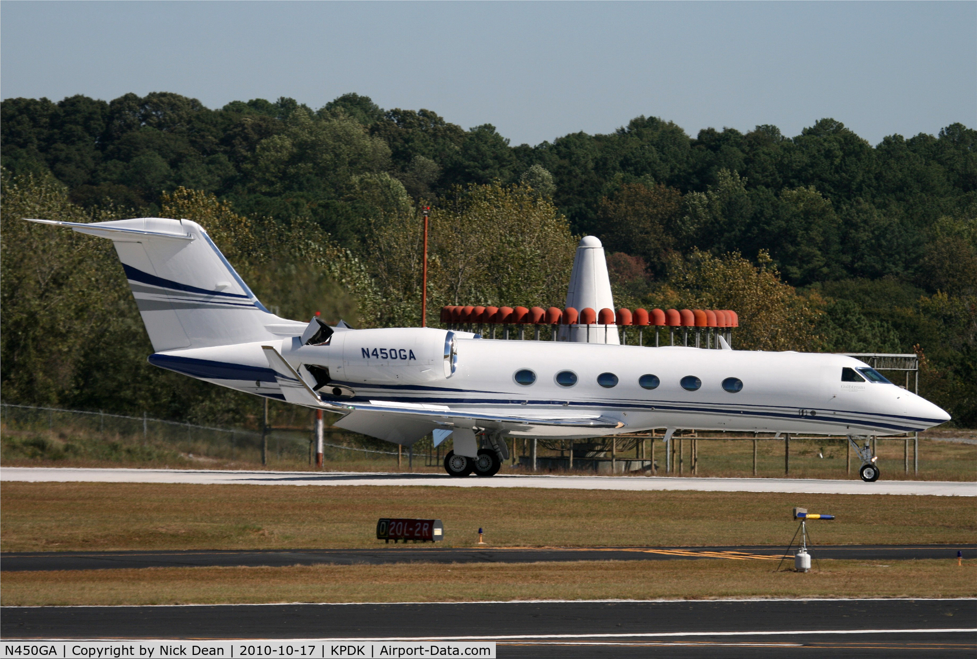 N450GA, Gulfstream Aerospace GIV-X (G450) C/N 4189, KPDK NBAA 2010