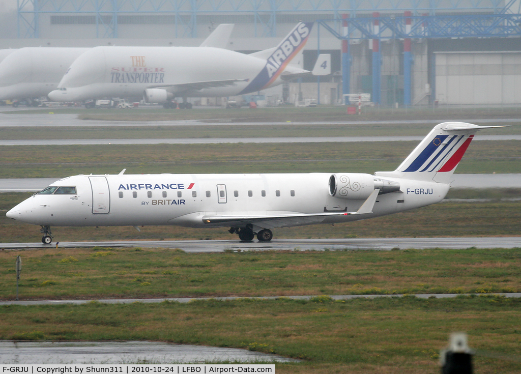 F-GRJU, 1997 Canadair CRJ-100ER (CL-600-2B19) C/N 7162, Taxiing to his gate... Now in full new Air France c/s...