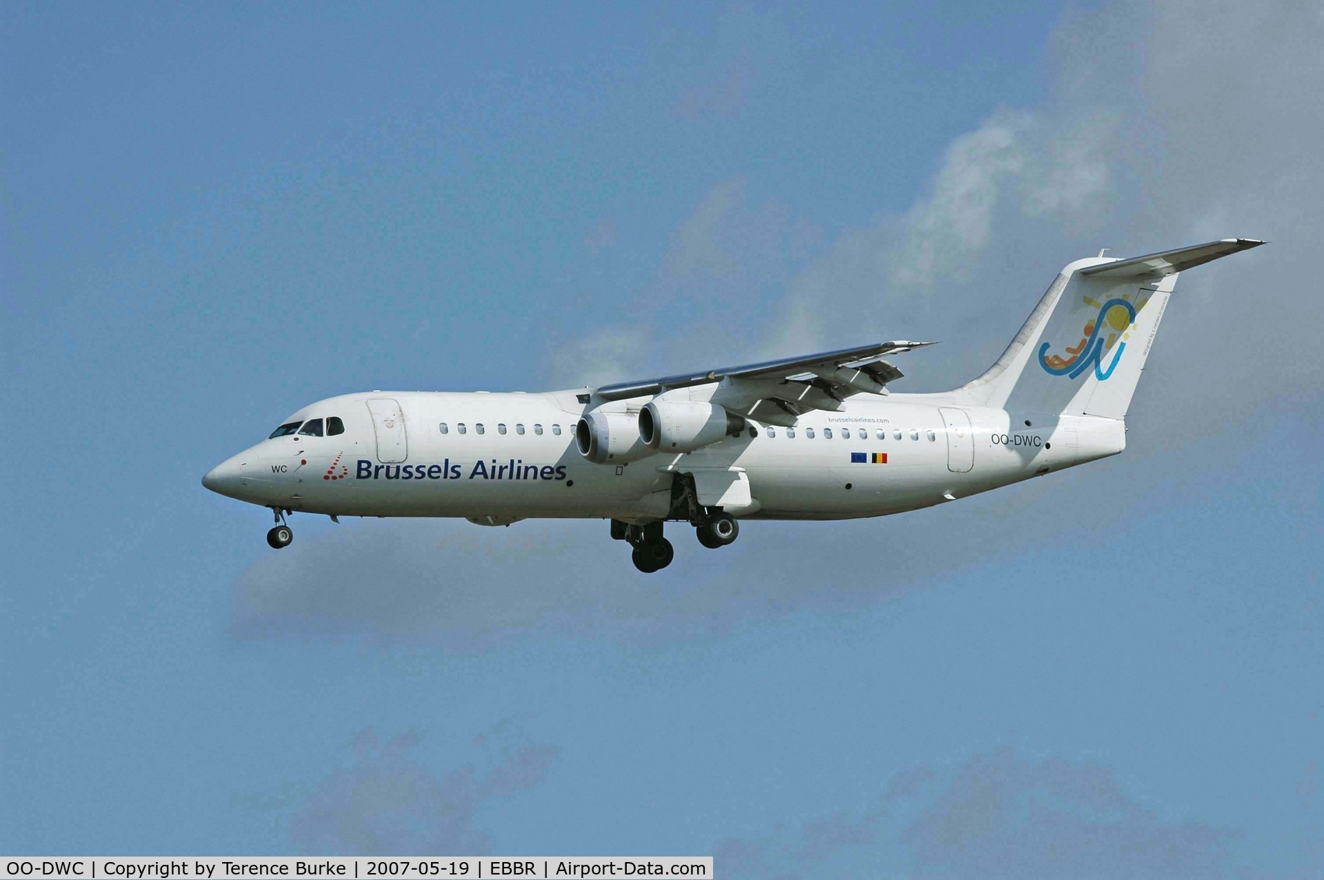 OO-DWC, 1998 British Aerospace Avro 146-RJ100 C/N E3322, Landing at Brussels. 
Tail design by  
