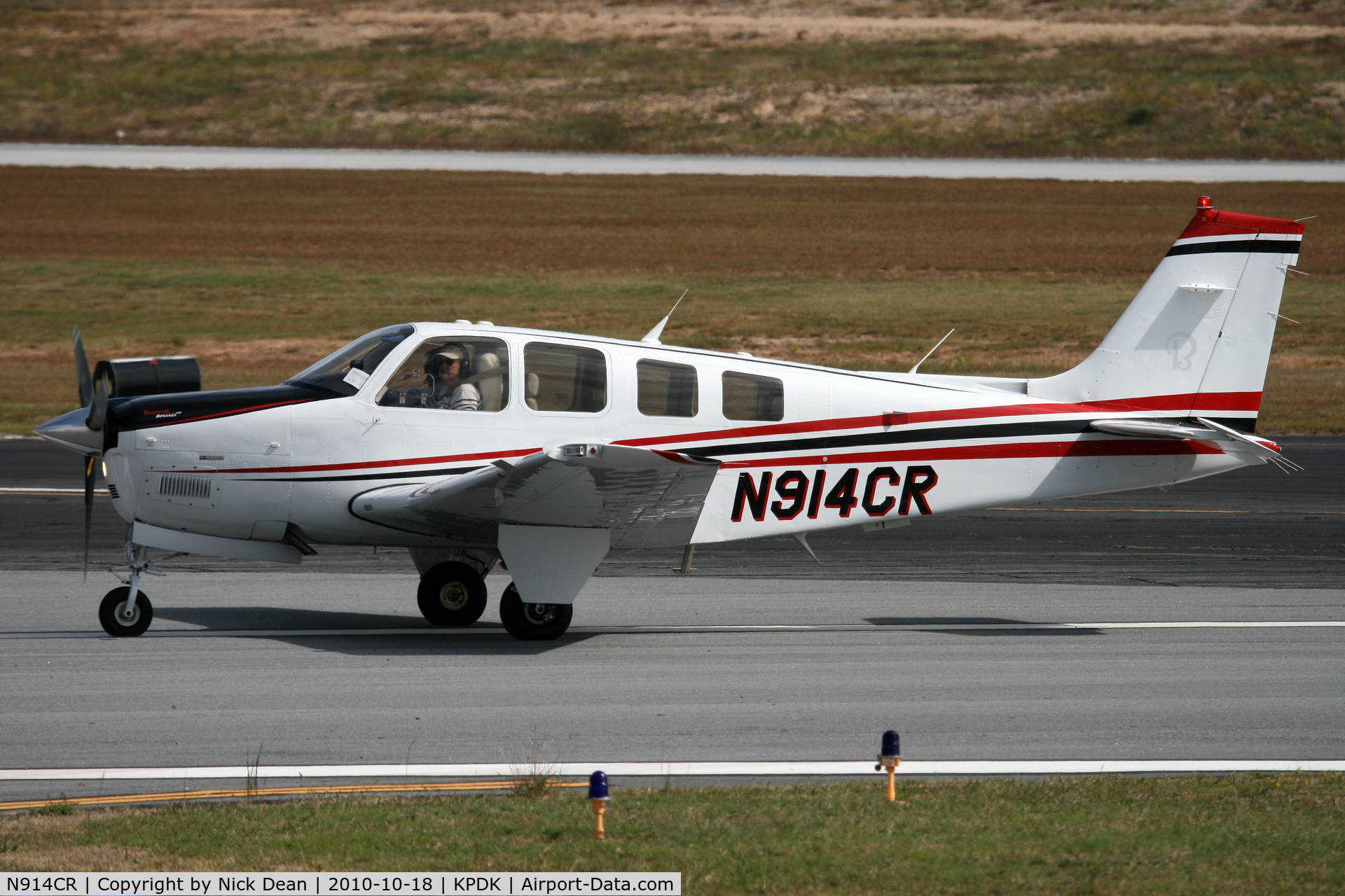 N914CR, Raytheon Aircraft Company G36 C/N E-3703, KPDK NBAA 2010