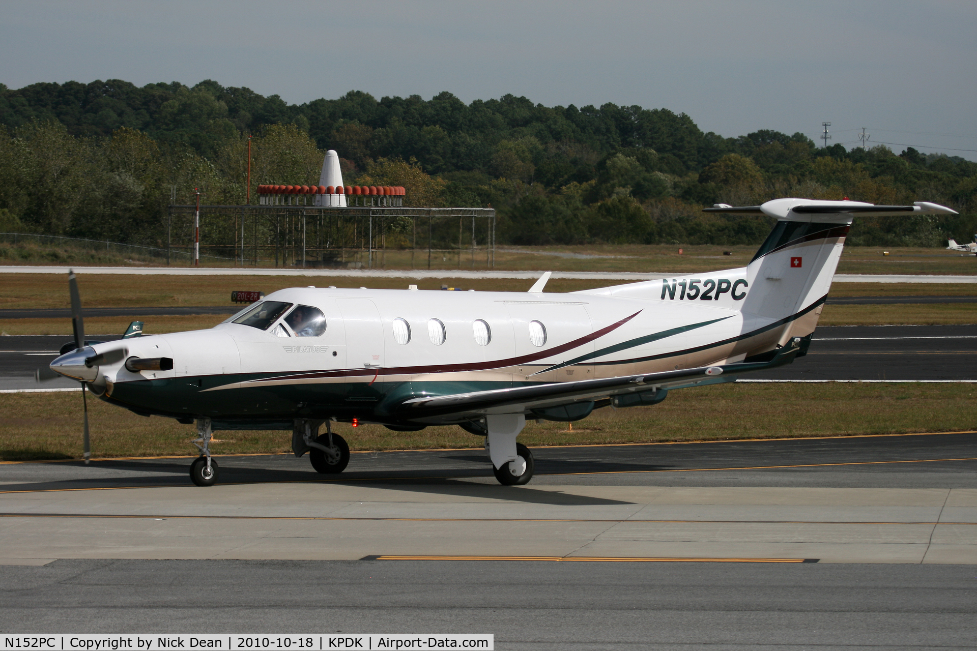 N152PC, 2004 Pilatus PC-12/45 C/N 552, KPDK NBAA 2010