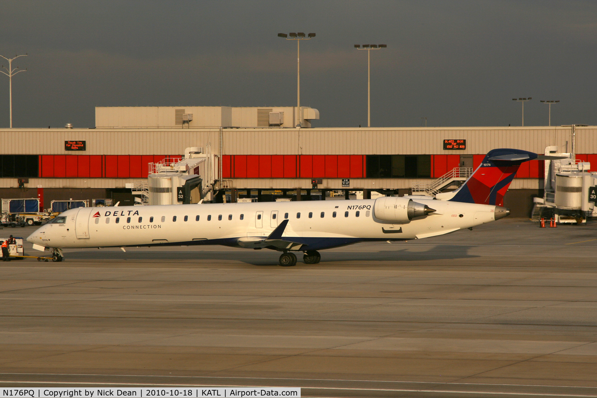 N176PQ, 2008 Bombardier CRJ-900ER (CL-600-2D24) C/N 15176, KATL