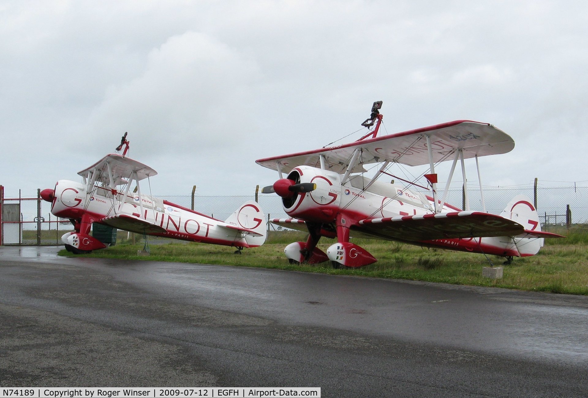 N74189, 1941 Boeing PT-17/R985 Kaydet (A75N1) C/N 75-717, Team Guinot. N74189 (deux/2) in the foreground with N707TJ (trois/3).