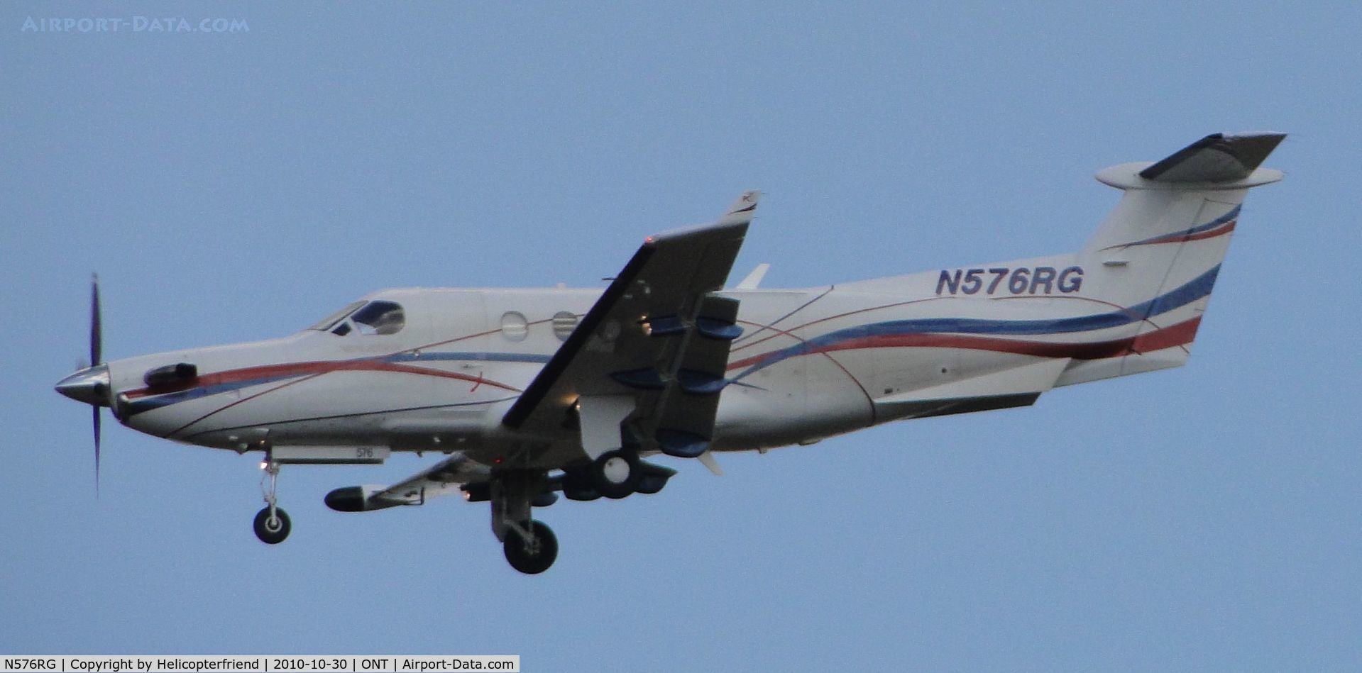 N576RG, 2004 Pilatus PC-12/45 C/N 576, On final to Ontario