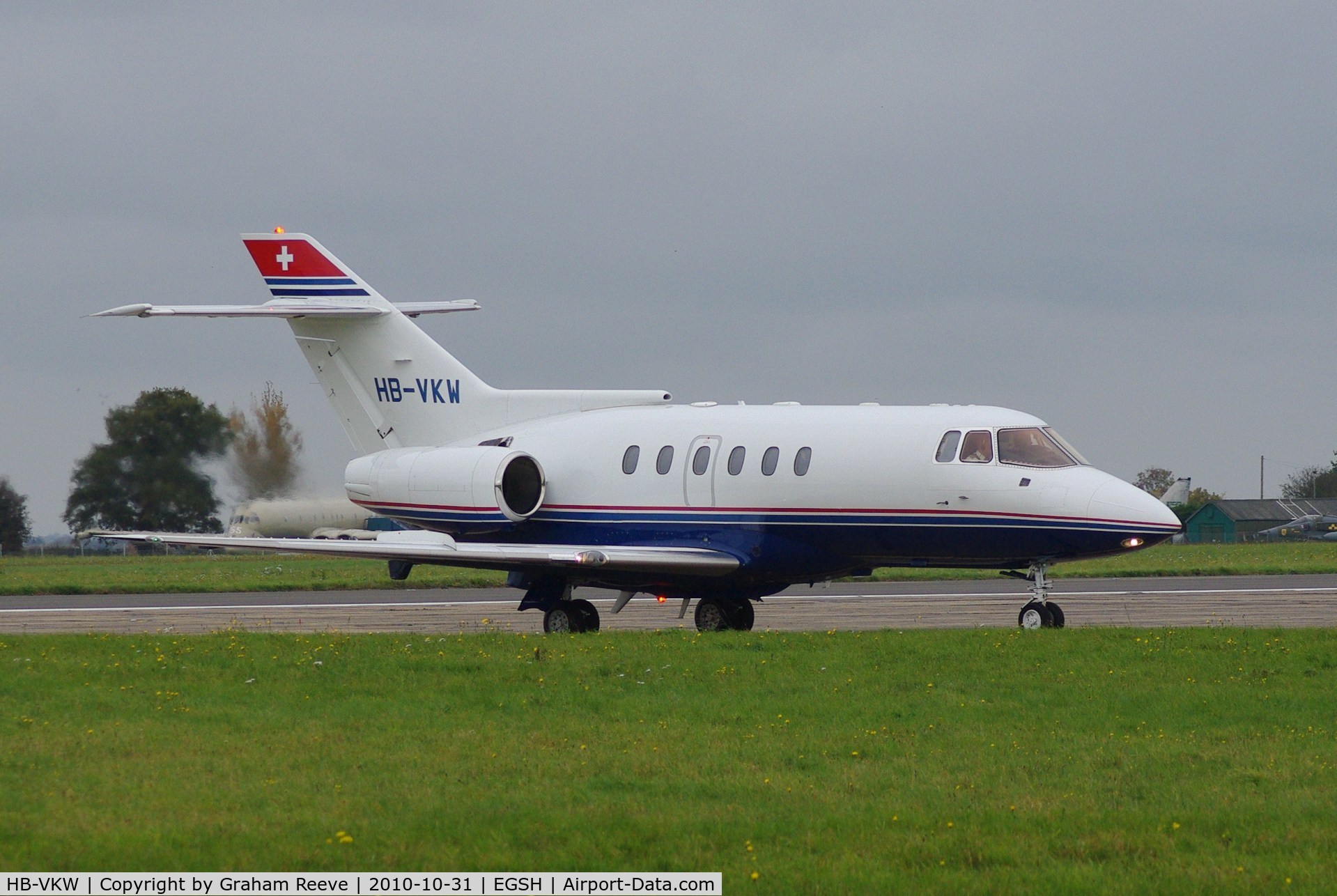 HB-VKW, 1993 Raytheon Hawker 125-800A C/N 258246, Taxing in.