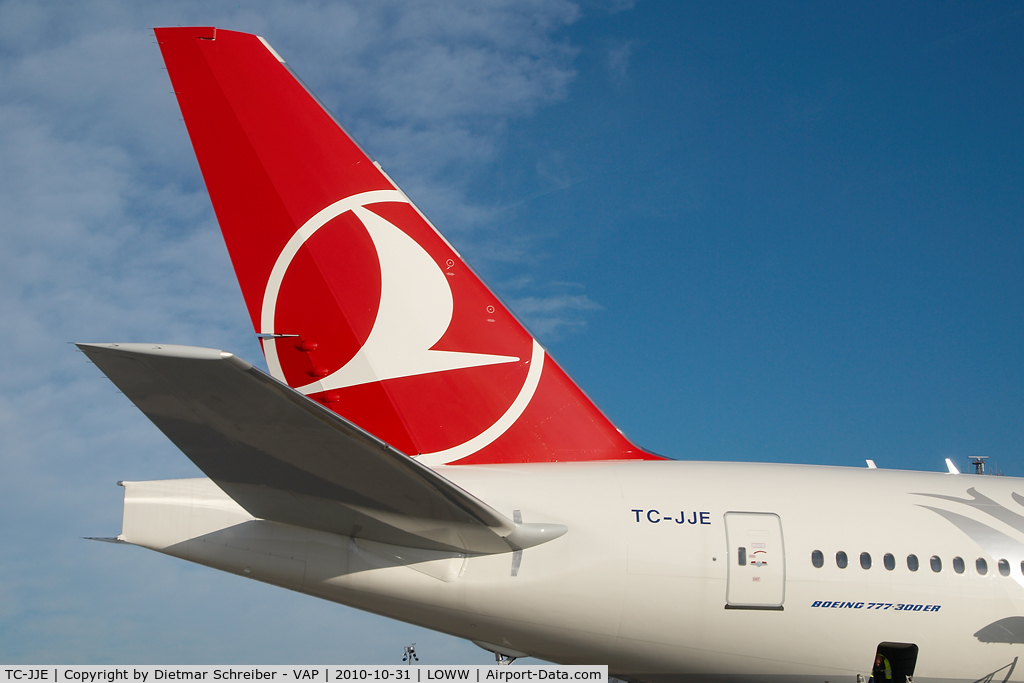 TC-JJE, 2010 Boeing 777-3F2/ER C/N 40707, Turkish Airlines Boeing 777-300