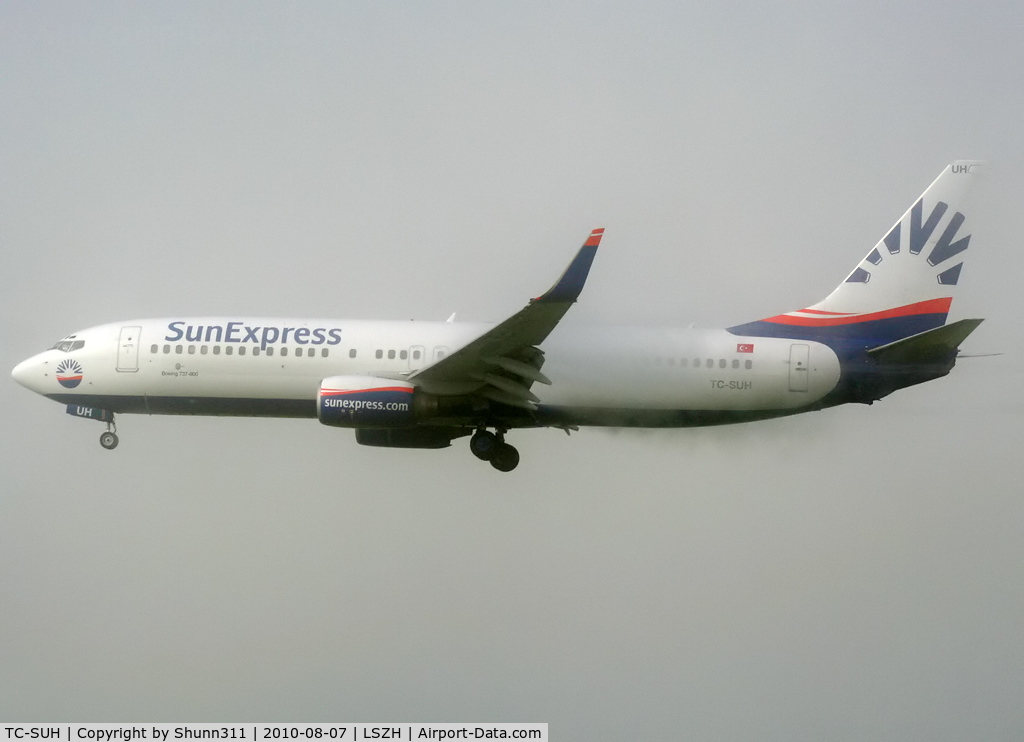 TC-SUH, 2002 Boeing 737-8CX C/N 32366, Landing rwy 14