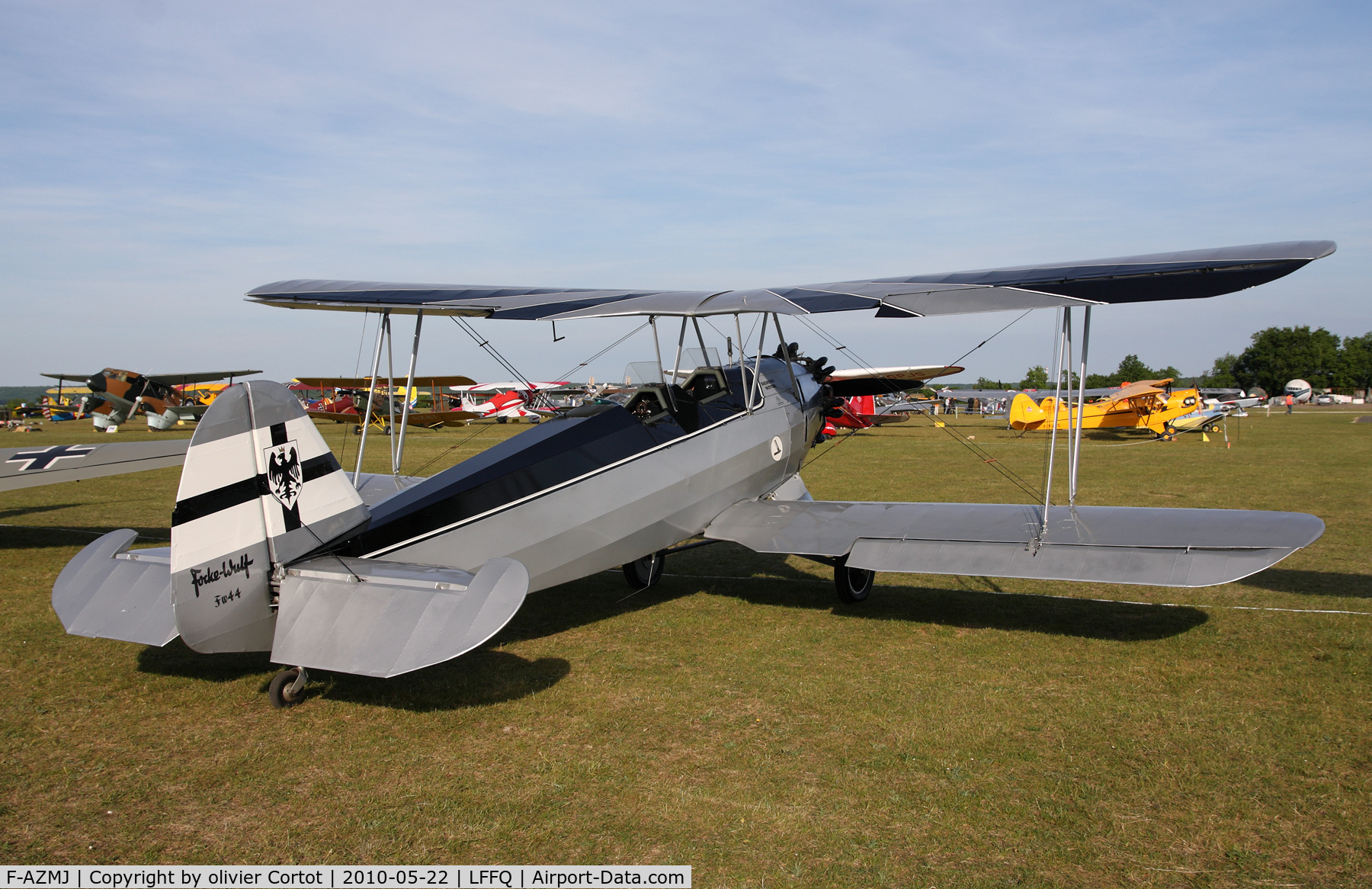 F-AZMJ, 1940 Focke-Wulf Fw-44J Stieglitz C/N 2782, Ferté alais 2010