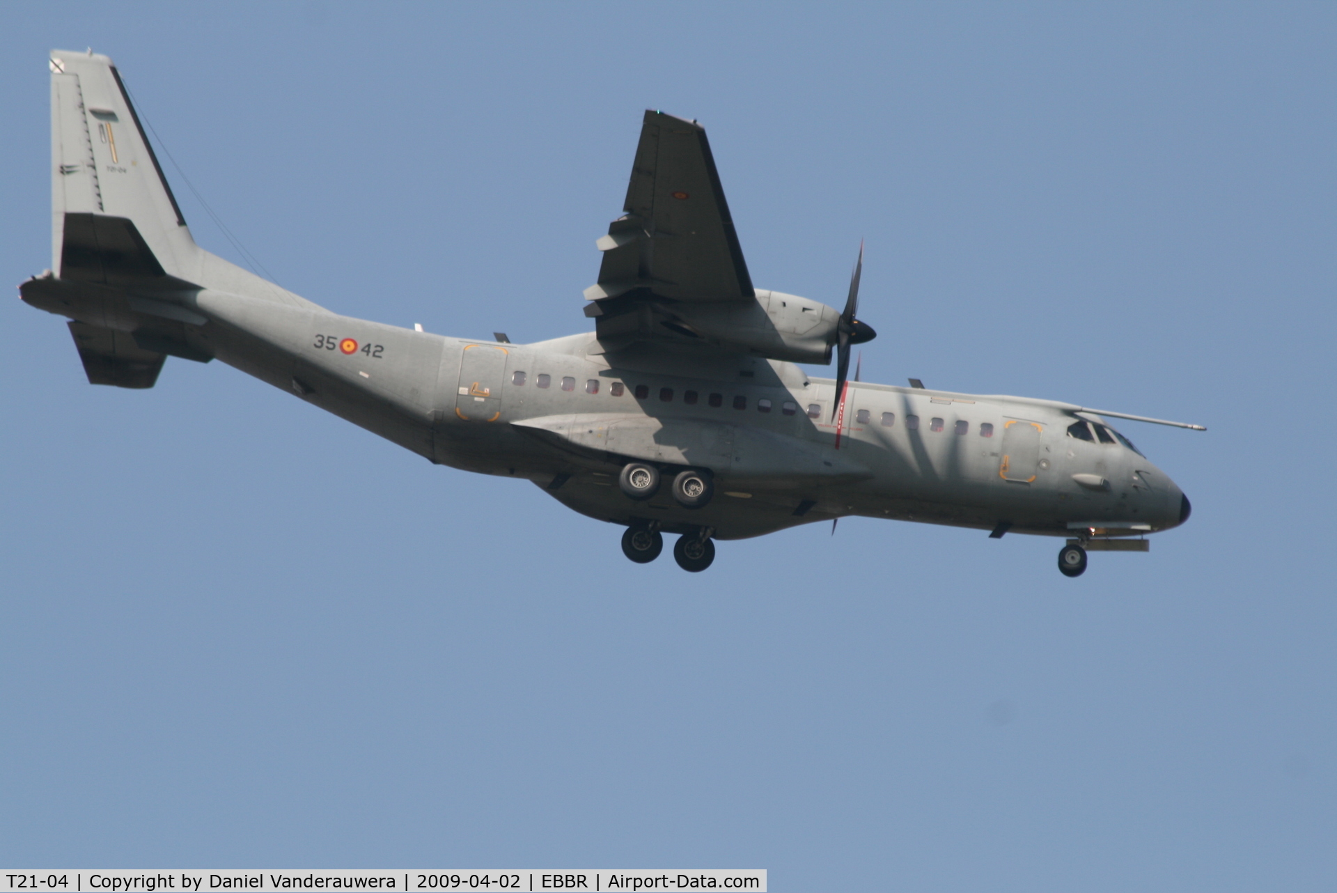 T21-04, 2003 CASA C-295M C/N EA03-04-005, Descending to RWY 02