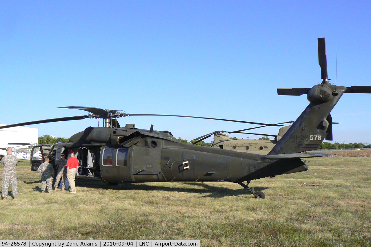94-26578, 1994 Sikorsky UH-60L Black Hawk C/N 70-2098, At Lancaster Municipal - Warbirds on Parade Fly-in.