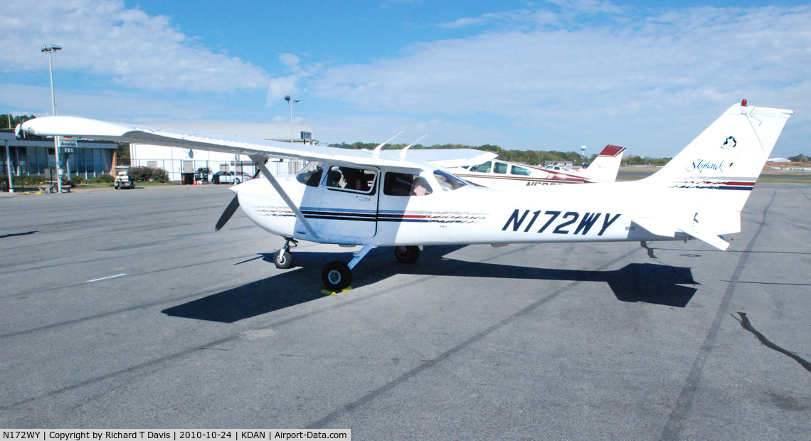 N172WY, 1998 Cessna 172R C/N 17280334, 1998 Cessna 172R in Danville Va.