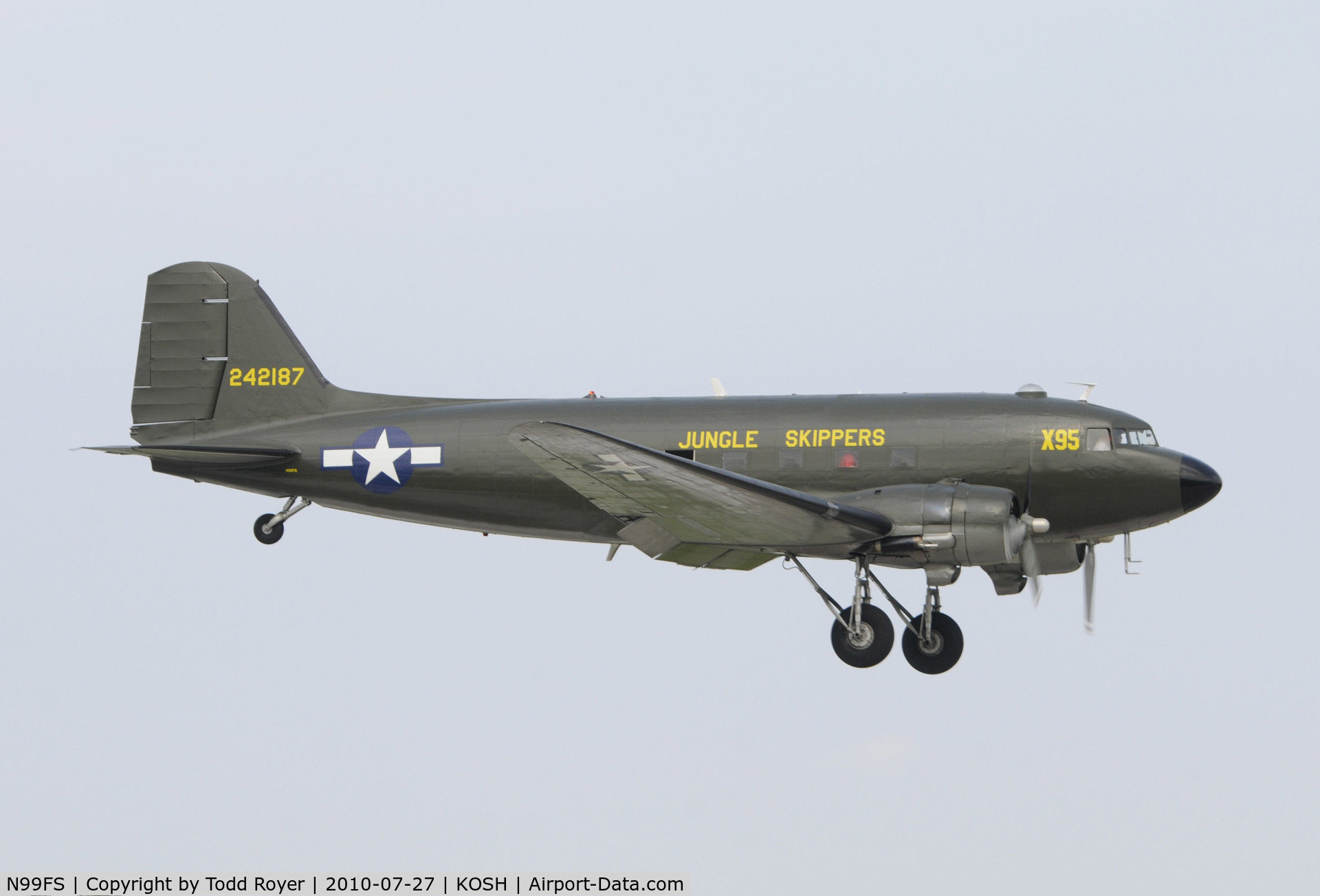 N99FS, Douglas DC-3 (C-47A) C/N 12425, EAA AIRVENTURE 2010