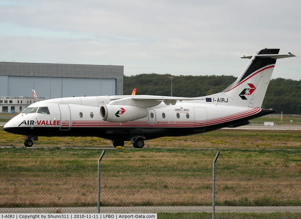 I-AIRJ, 2001 Fairchild Dornier 328-300 328JET C/N 3186, Taxiing to the Terminal...