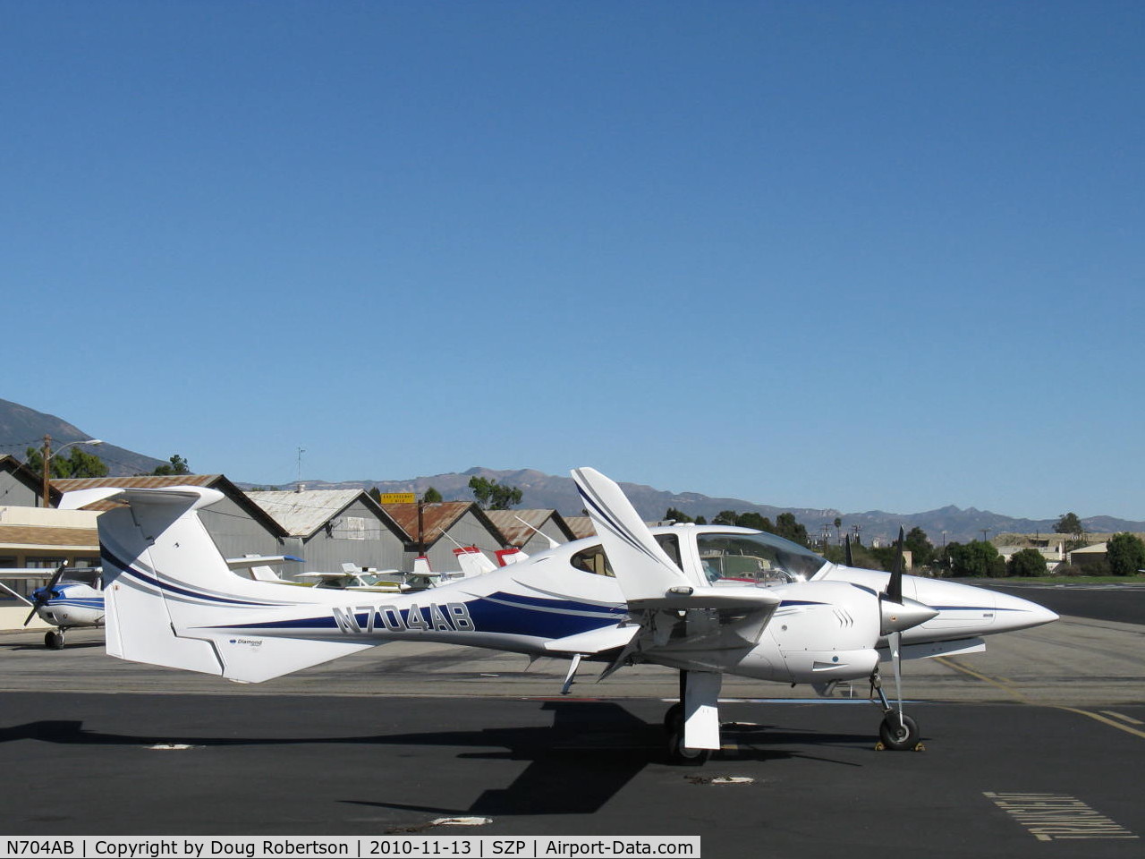 N704AB, 2006 Diamond DA-42 Twin Star C/N 42.091, 2006 Diamond Aircraft Ind. Gmbh DIAMOND DA-42D TWIN STAR, two Thielert Centurion TAE-125-01 1.7 turbocharged 135 Hp each Diesels, 3-blade MT CS props with de-icing slingers & boots, full wing de-icer boots