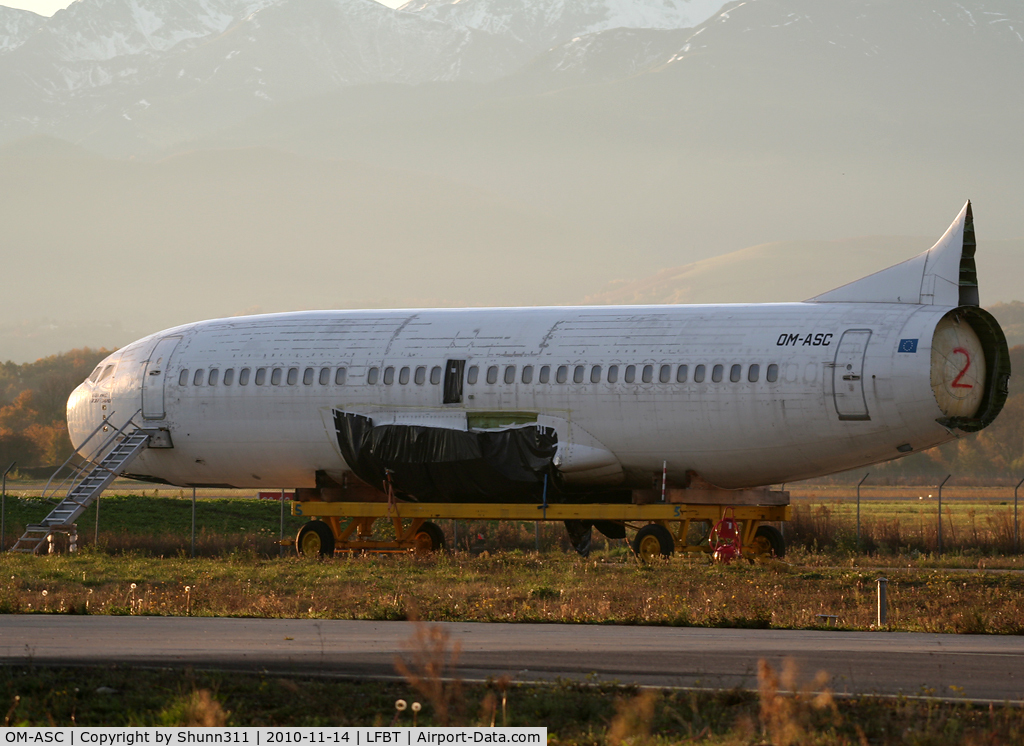 OM-ASC, 1986 Boeing 737-3Z9 C/N 23601/1254, Stored without titltes and without any pieces... Ex. Air Slovakia