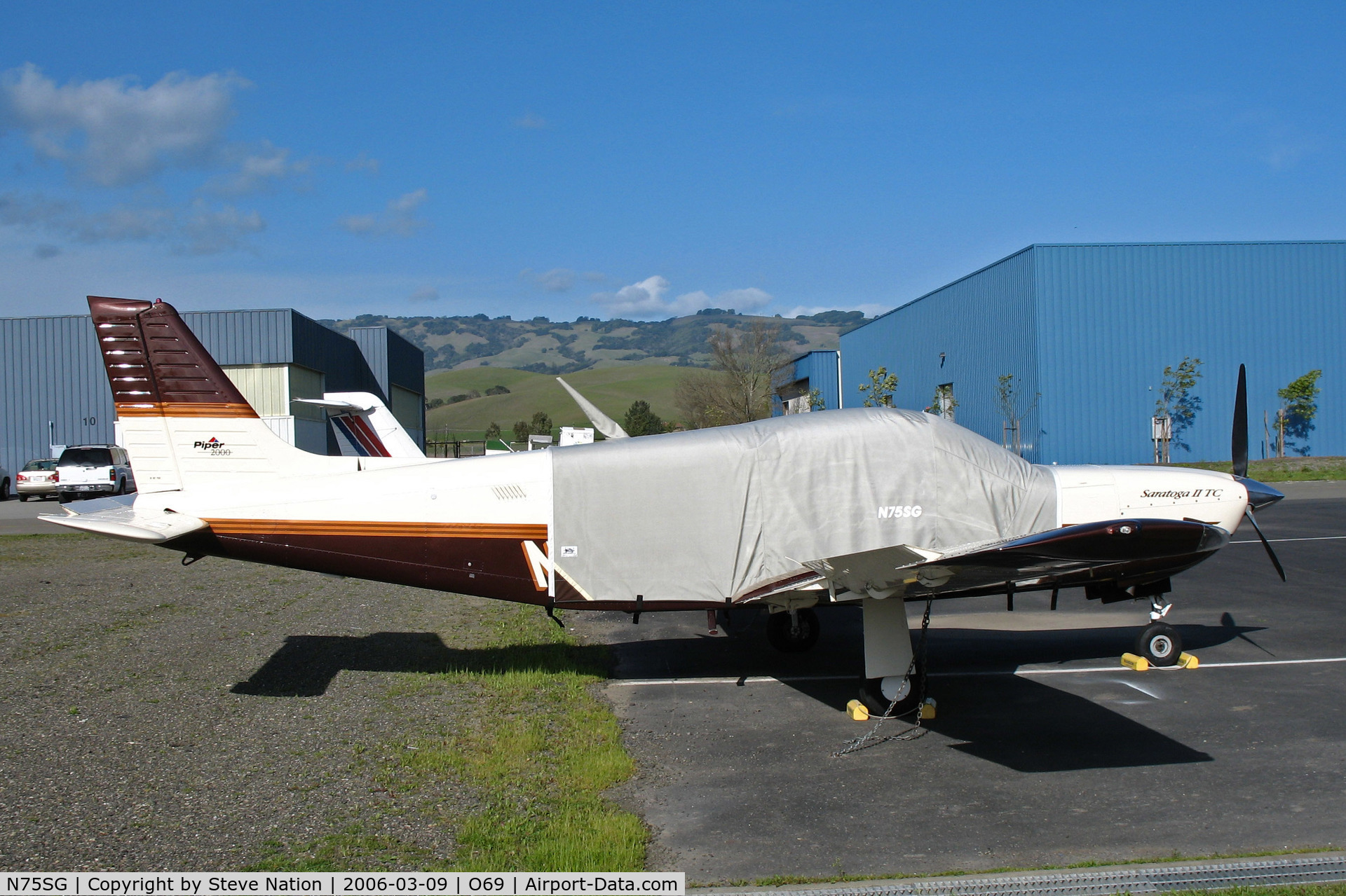 N75SG, 2000 Piper PA-32R-301T Turbo Saratoga C/N 3257175, 2000 Piper PA-32R-301T in for maintenance @ Petaluma, CA (registered to new owner in Florida by Nov 2007)