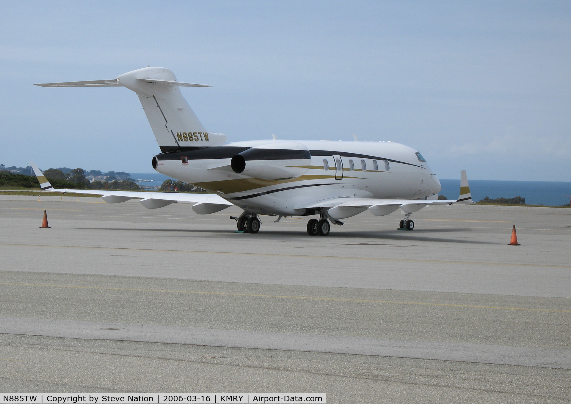 N885TW, 2004 Bombardier Challenger 300 (BD-100-1A10) C/N 20037, 2004 Bombardier BD-100-1A10 @ Monterey Penisula Airport, CA