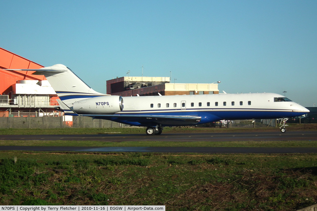 N70PS, 1999 Bombardier BD-700-1A10 Global Express C/N 9012, 1999 Bombardier BD-700-1A10, c/n: 9012 at Luton