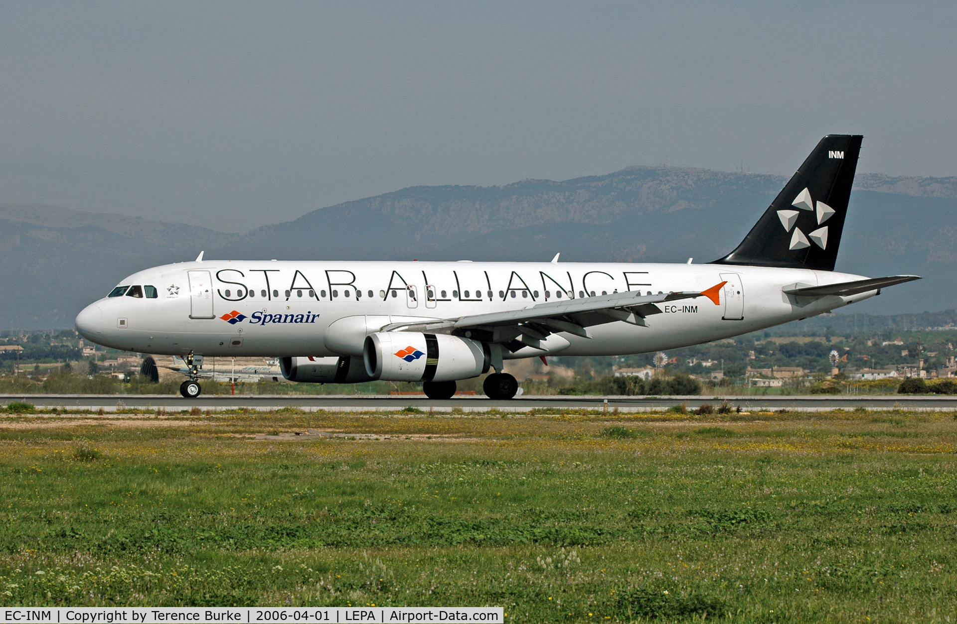 EC-INM, 2003 Airbus A320-232 C/N 1979, Palma Airport, April 2006