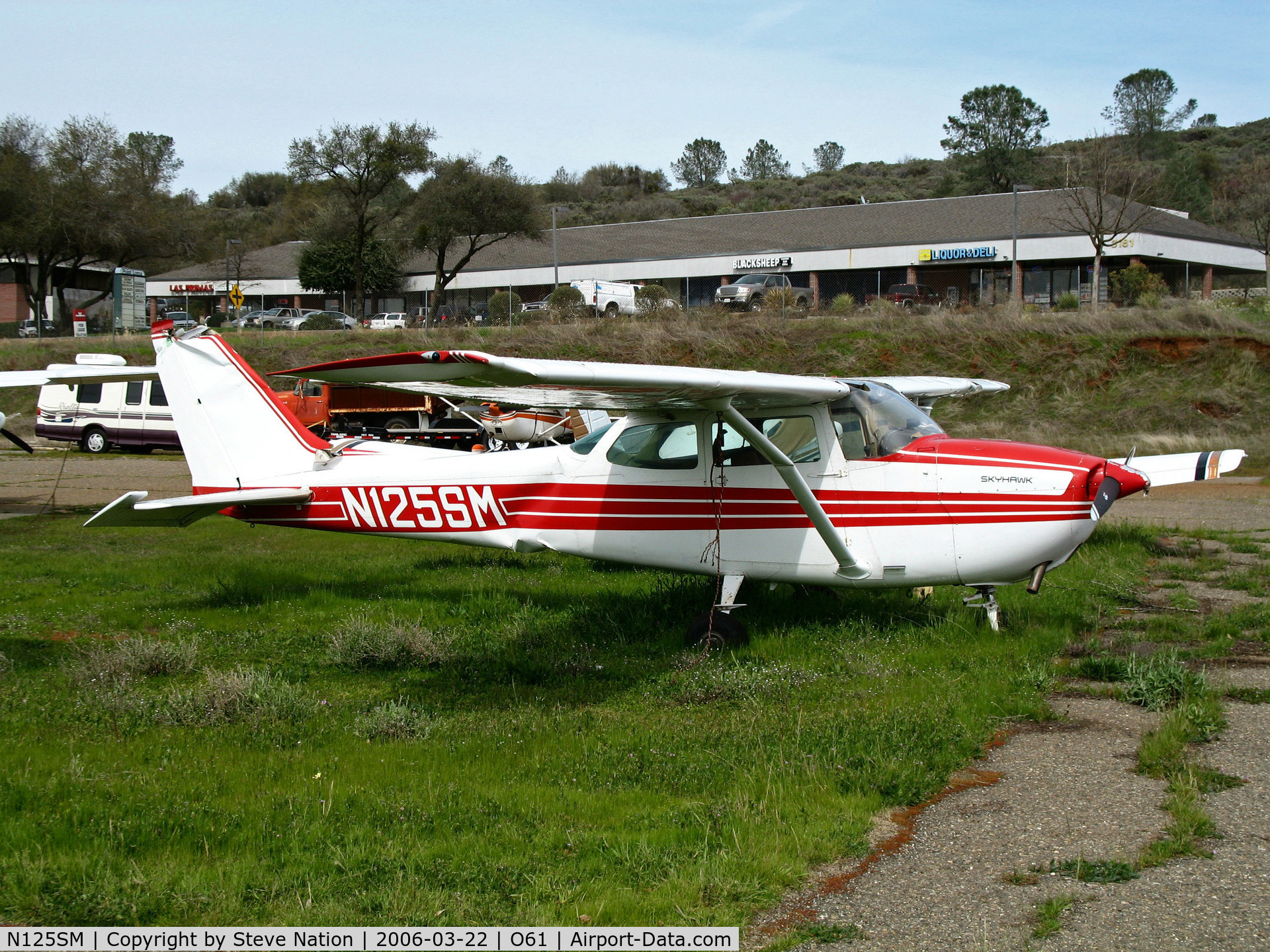 N125SM, 1968 Cessna 172K Skyhawk C/N 17257419, 1968 Cessna 172K with evidence of wheels-up landing @ Cameron Airpark, CA