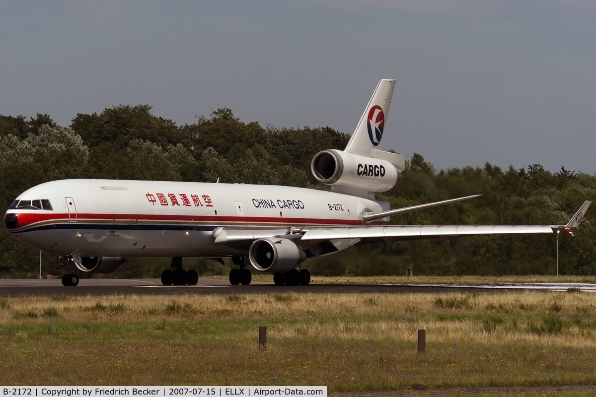 B-2172, 1992 McDonnell Douglas MD-11 C/N 48496, lined up for departure