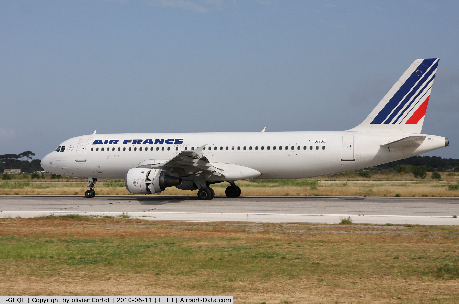 F-GHQE, 1990 Airbus A320-211 C/N 0115, Hyeres airport