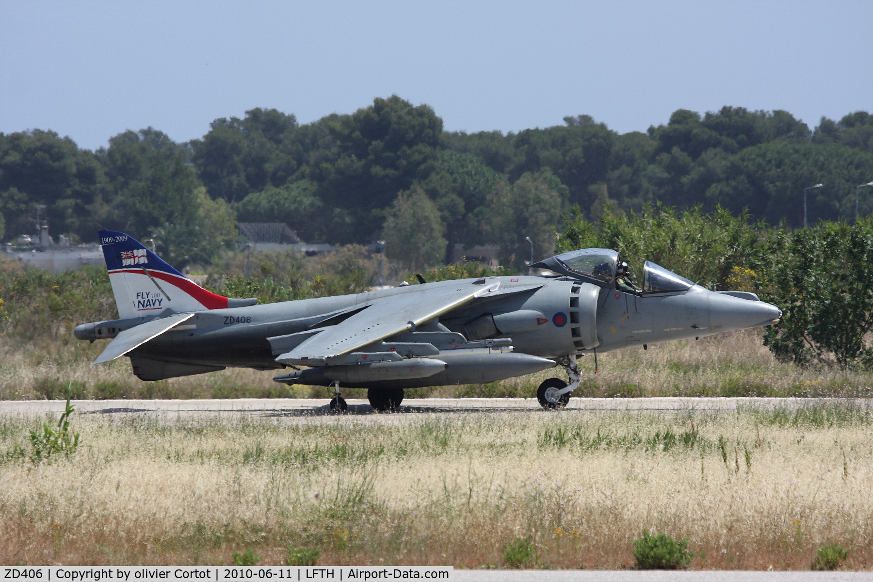 ZD406, 1989 British Aerospace Harrier GR.9 C/N P35, In the heat of Hyeres Airshow 2010