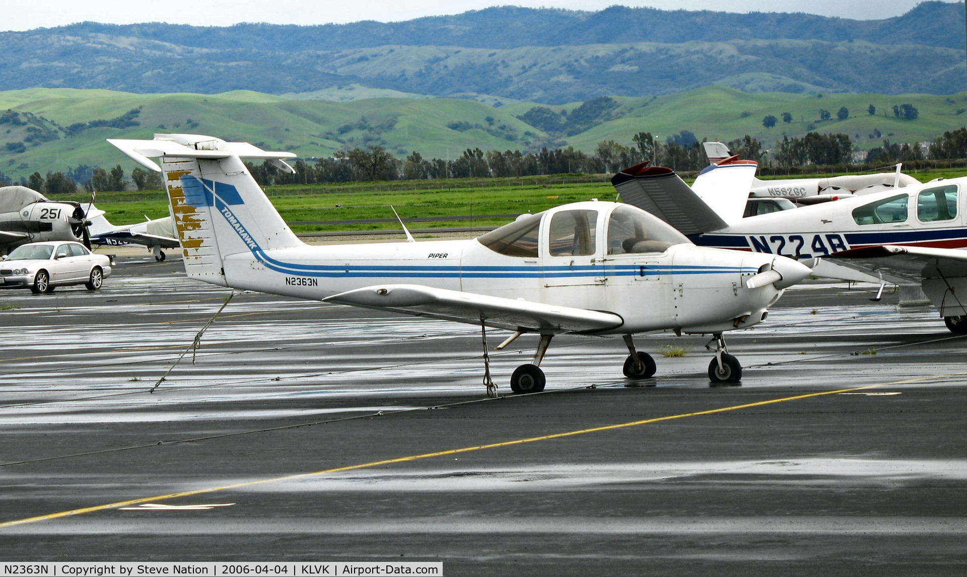 N2363N, 1979 Piper PA-38-112 Tomahawk Tomahawk C/N 38-79A0809, Semi-derelict 1979 Piper PA-38-112 @ Livermore, CA after the rain