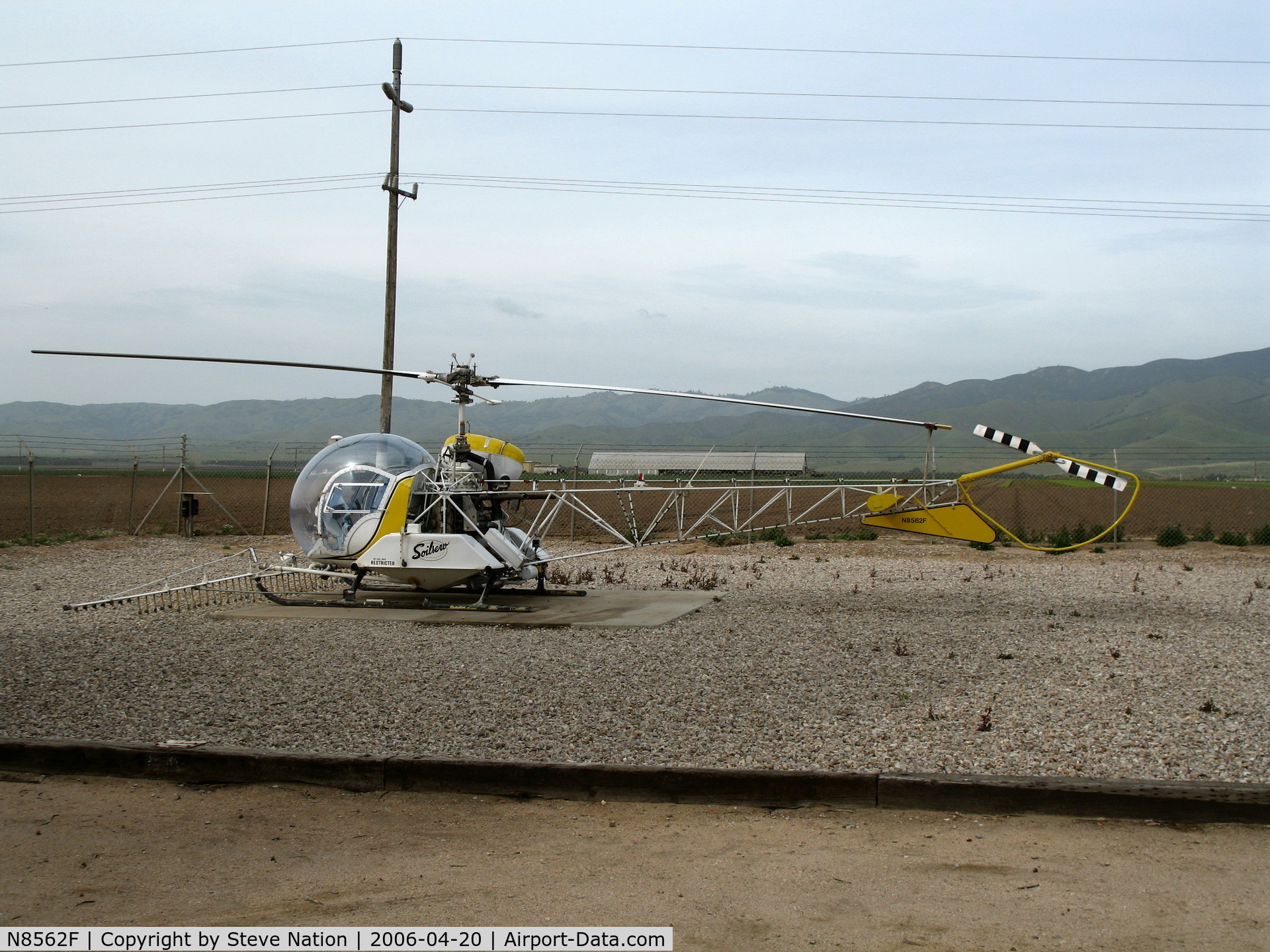 N8562F, 1966 Bell 47G-5 C/N 7806, Soilserv 1966 Bell 47G-5 sprayer @ Soilserv Soledad, CA yard (off US 101 just south of state prison)
