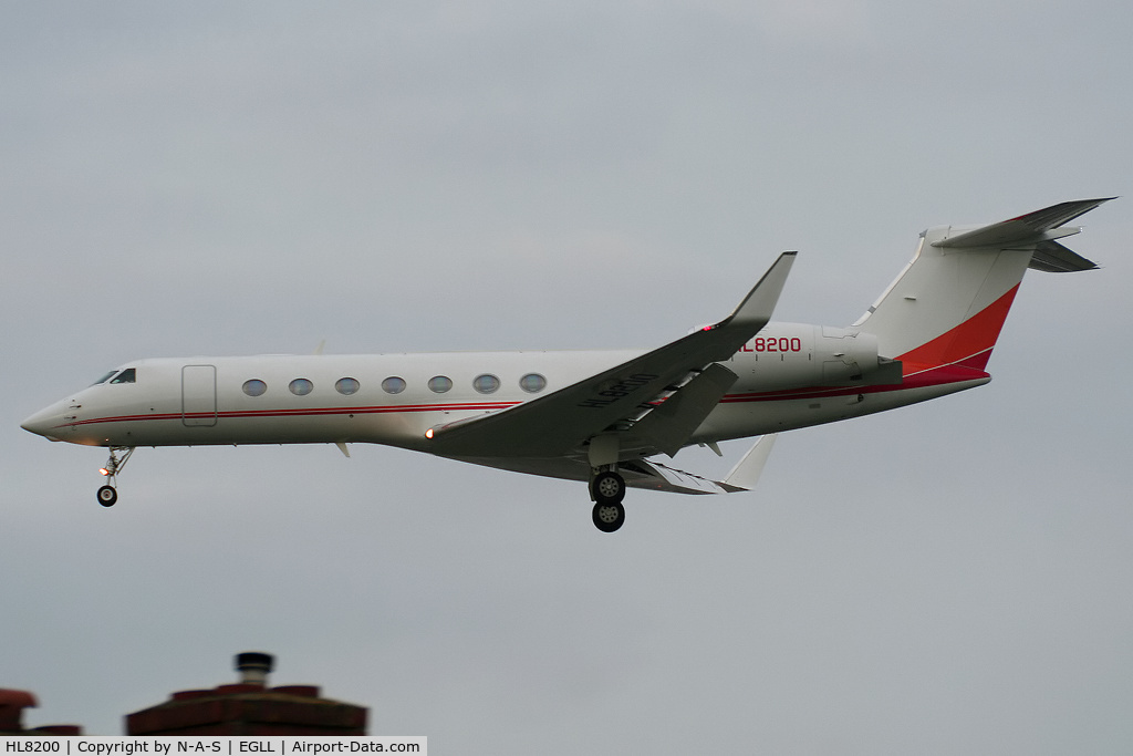 HL8200, 2009 Gulfstream Aerospace GV-SP (G550) C/N 5233, Nice bizzer arriving