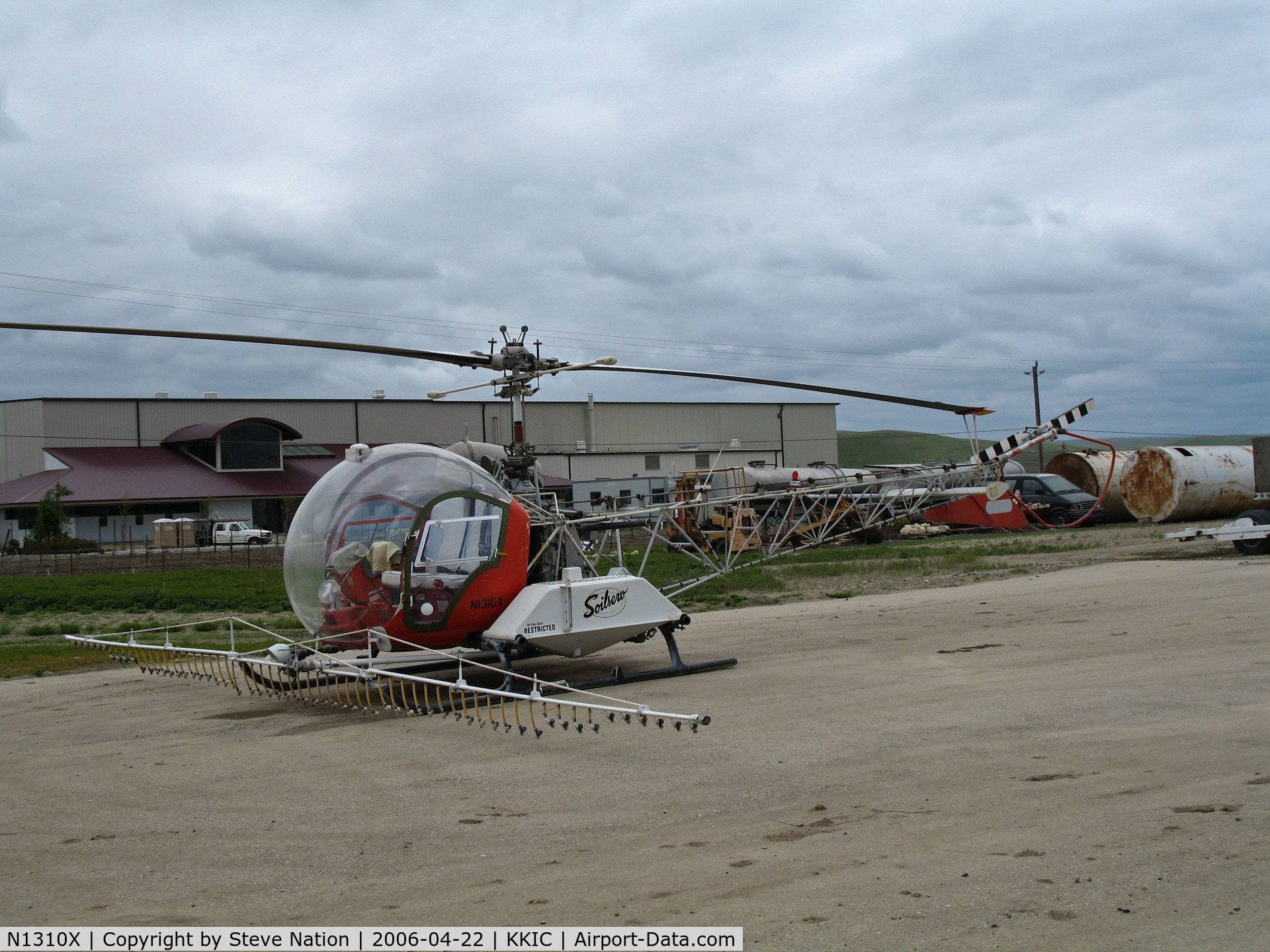 N1310X, 1966 Bell 47G-5 C/N 7814, Soilserv 1966 Bell 47G-5 sprayer in non-standard red cs @ Mesa Del Rey Airport, King City, CA