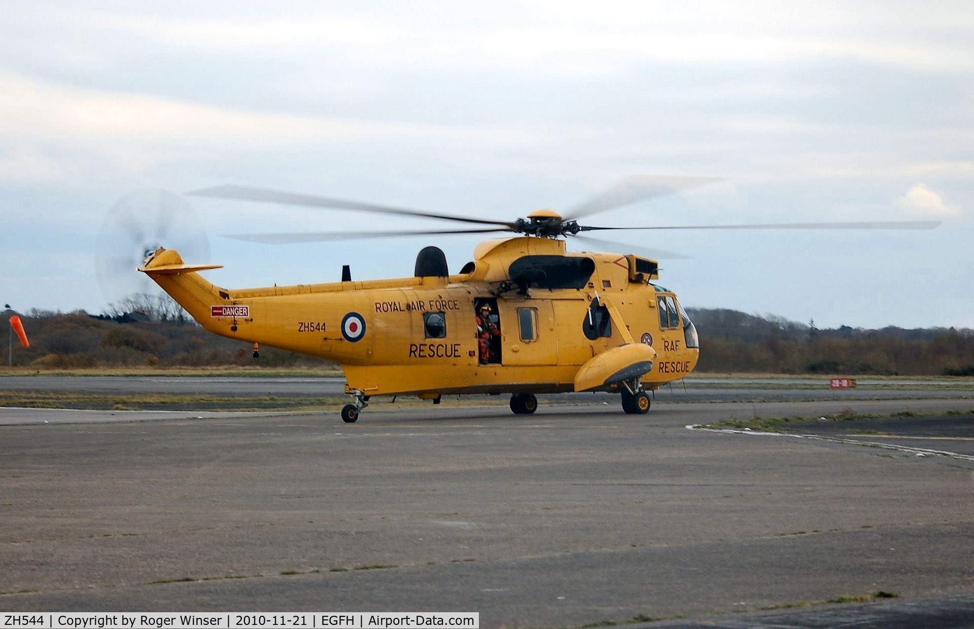 ZH544, Westland Sea King HAR.3A C/N WA1010, On a training excercise. Operated by 