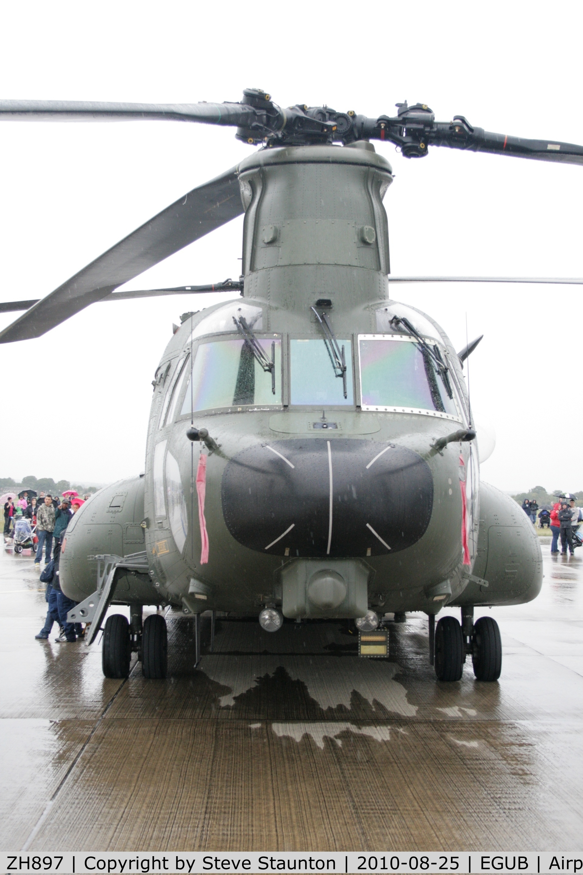 ZH897, Boeing Vertol Chinook HC.3 C/N M4476, Taken at RAF Benson Families Day (in the pouring rain) August 2010.