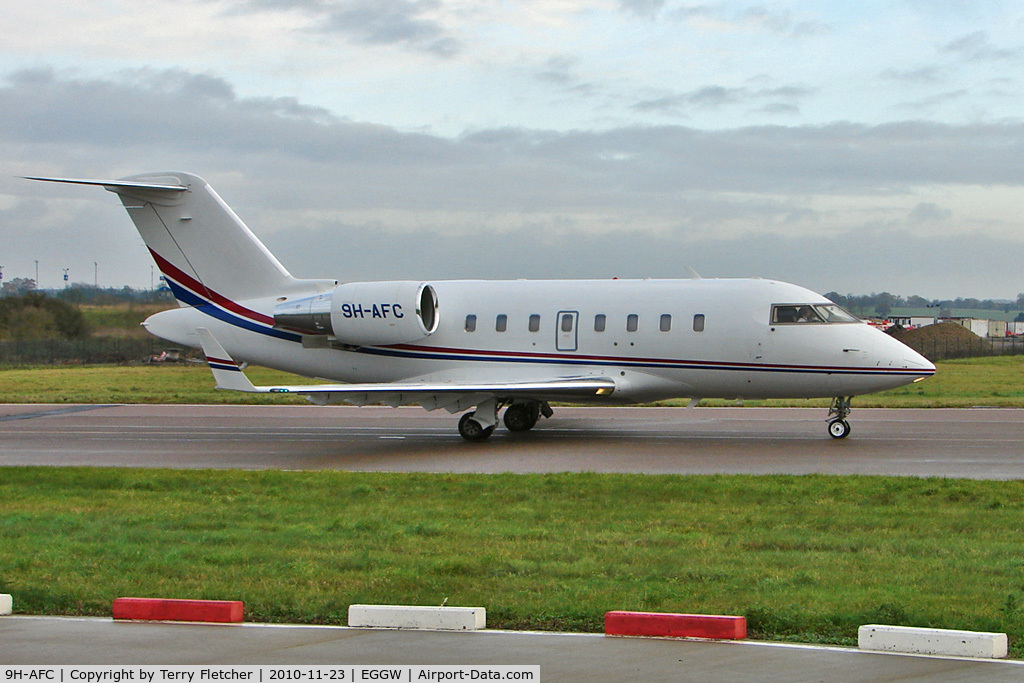 9H-AFC, 2007 Bombardier Challenger 605 (CL-600-2B16) C/N 5713, 2007 Bombardier CL-600-2B16, c/n: 5713 at Luton
